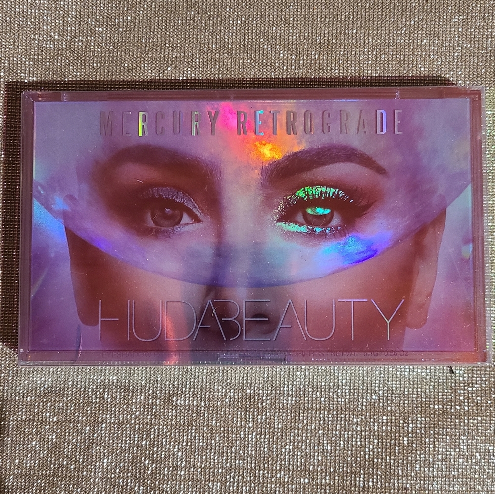 Huda Beauty Mercury in Retrograde Eyeshadow Palette